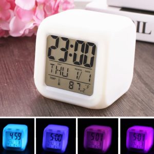 Дигитален LED часовник с аларма